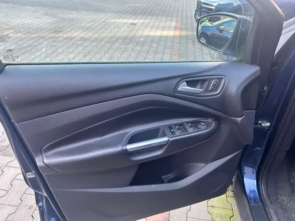 Usado Ford Kuga Trend 163 HP (119 kW) 2013 Azul SUV
