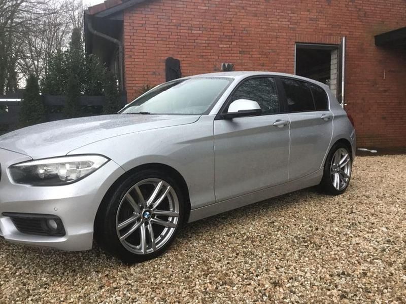 Gebraucht BMW 116 Advantage 116 PS (85 kW) 2016 Grau Kleinwagen
