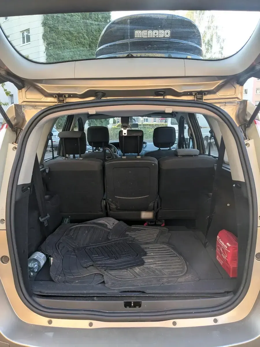 Gebraucht Renault Mégane III 110 PS (80 kW) 2014 Grau Limousine