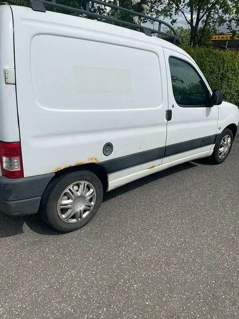 Used Citroën Berlingo 75 HP (55 kW) 2006 White Minivan
