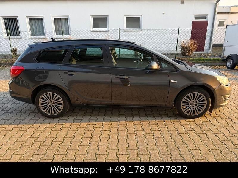 Gebraucht Opel Astra Active 140 PS (102 kW) 2013 Grau Kombi