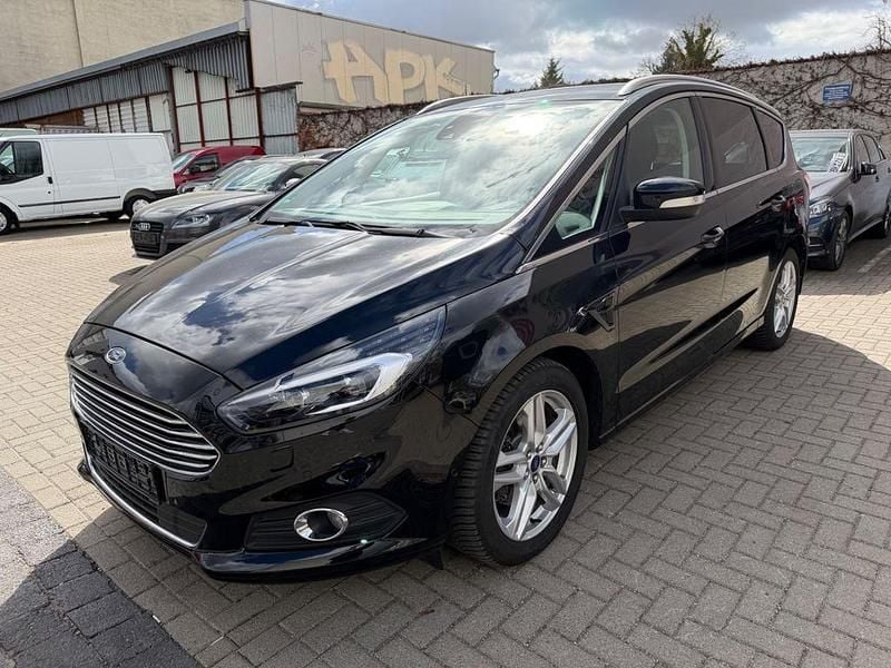 Gebraucht Ford S-MAX Titanium 190 PS (139 kW) 2019 Schwarz Van / Kleinbus