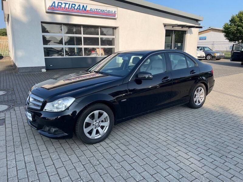 Schwarz Gebraucht 2012 Mercedes C200 Limousine | 10.800 € (Fairer Preis) - Bild 1/4