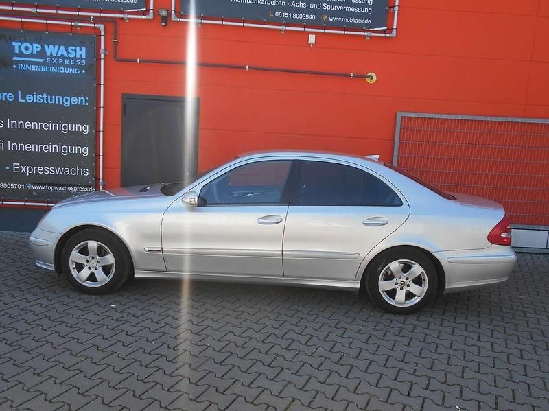 Second-hand Mercedes E200 122 CP (89 kW) 2004 Argintiu Berlinǎ