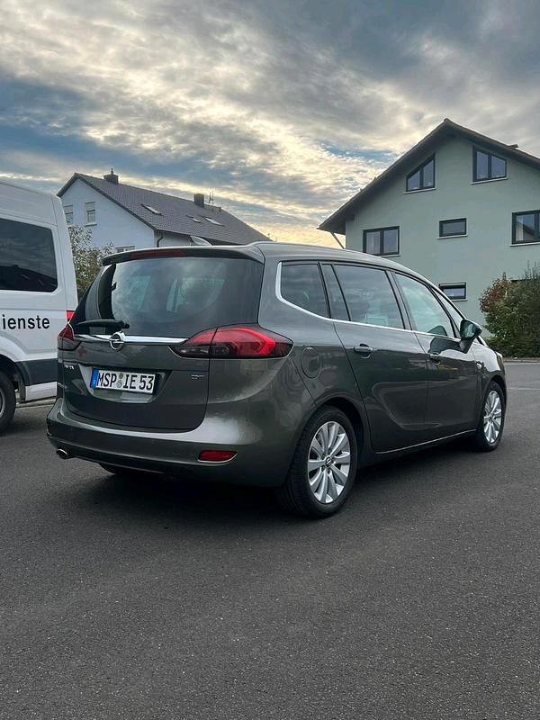 Gebraucht Opel Zafira 170 PS (125 kW) 2017 Grün Van / Kleinbus