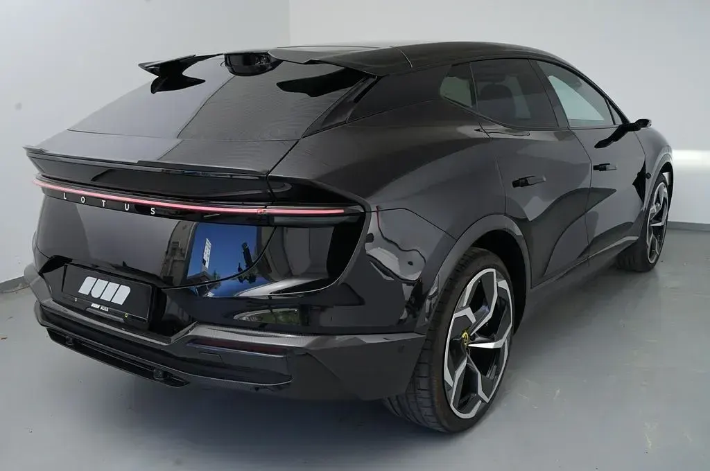 Neu Lotus Eletre 675 kW (918 PS) 2025 Schwarz SUV