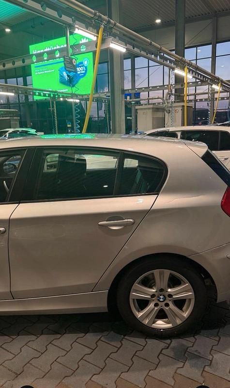 Gebraucht BMW 118 143 PS (105 kW) 2007 Silber Kleinwagen