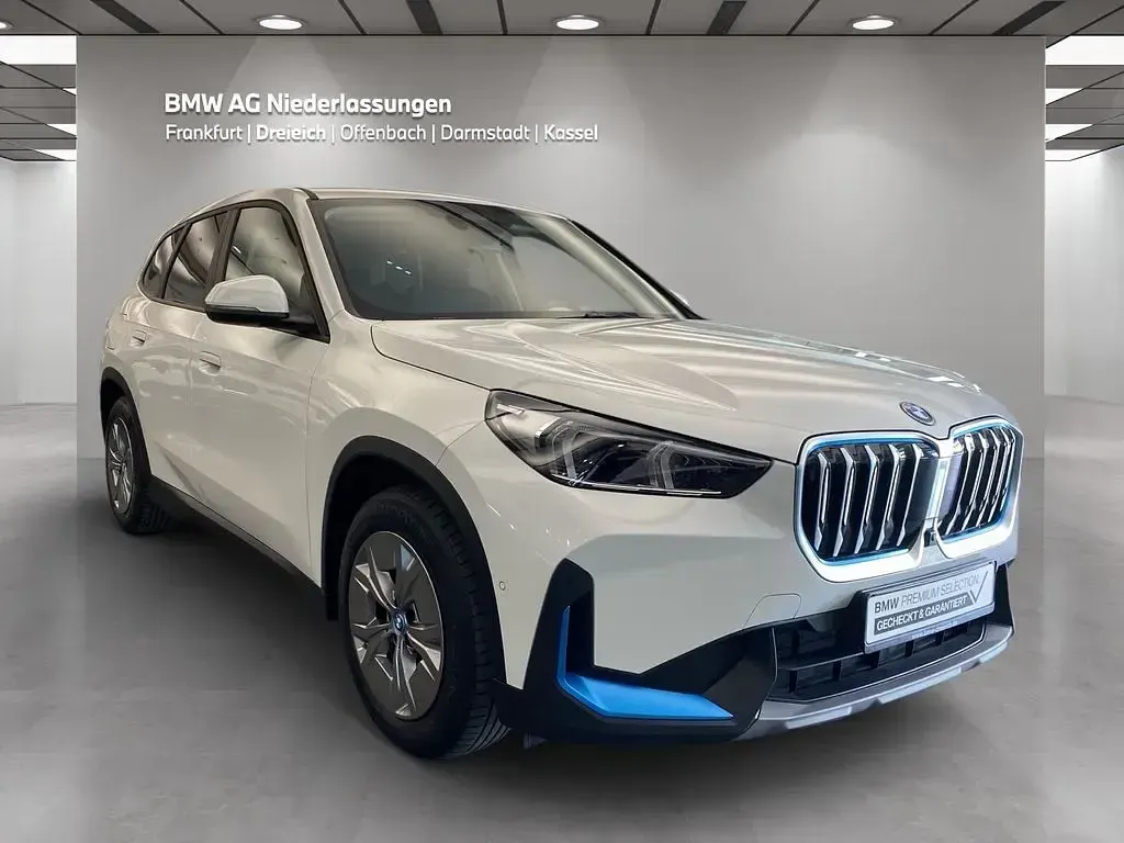 Gebraucht BMW iX1 Performance 200 kW (272 PS) 2023 Weiß SUV