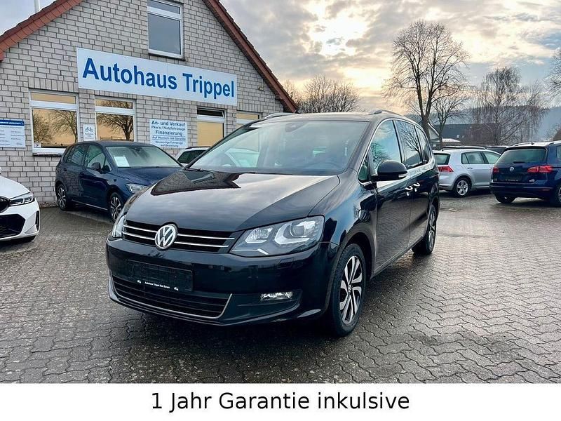 Schwarz Gebraucht 2022 VW Sharan Active Van / Kleinbus | 21.990 € (Guter Preis) - Bild 1/4