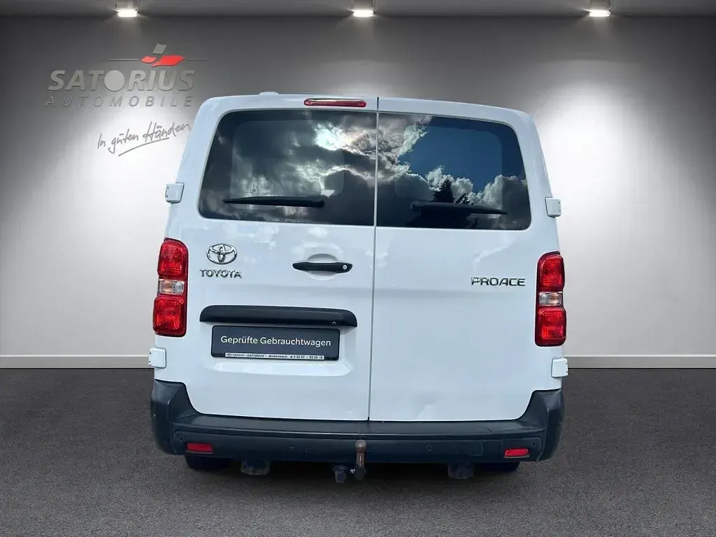 Gebraucht Toyota Proace Plus 122 PS (89 kW) 2019 Schaumweiß Van / Kleinbus