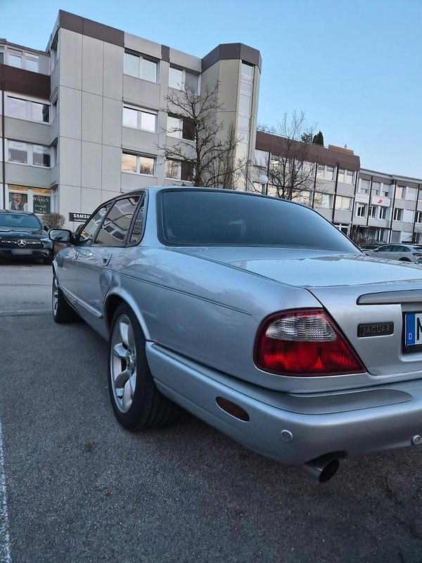 Gebraucht Jaguar XJR 363 PS (266 kW) 2000 Silber Limousine