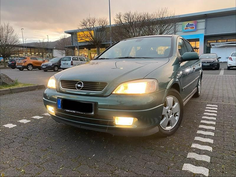 Gebraucht Opel Astra 101 PS (74 kW) 2002 Grün Kleinwagen