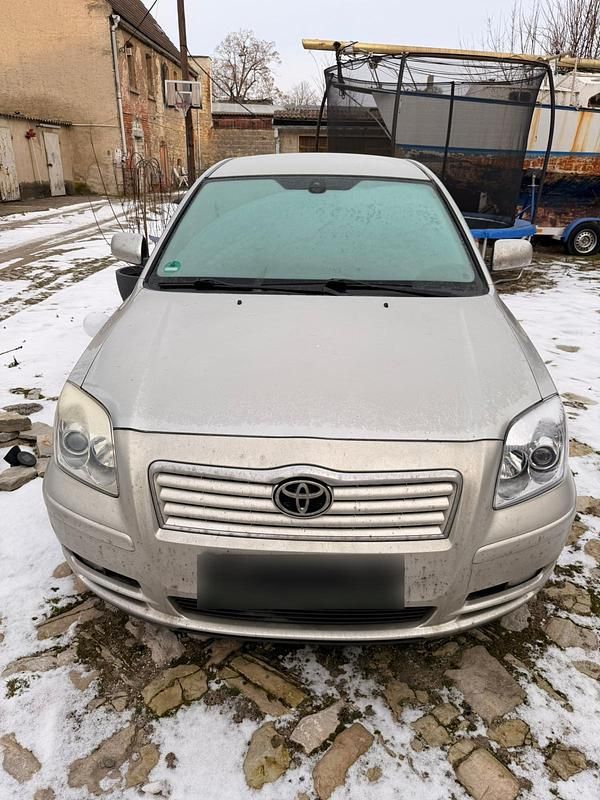 Gebraucht Toyota Avensis 116 PS (85 kW) 2003 Silber Limousine
