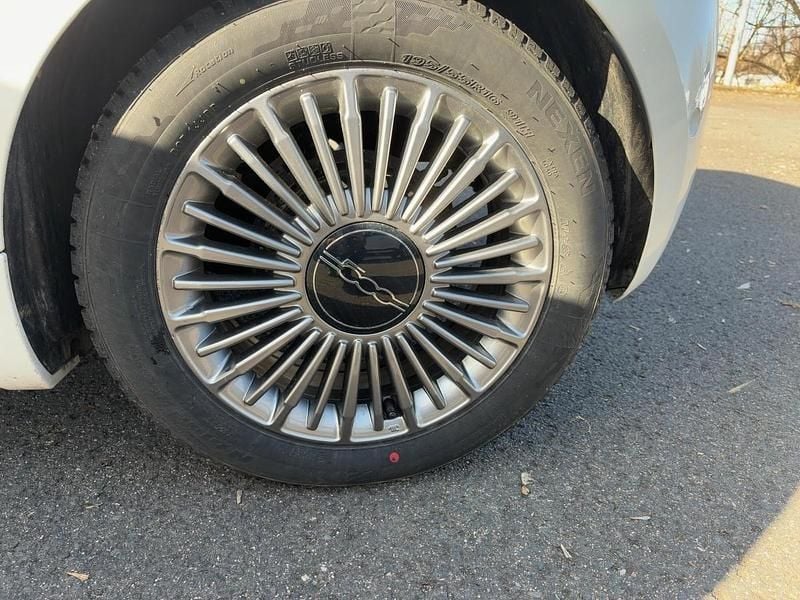 Gebraucht Fiat 500e 86 kW (118 PS) 2023 Weiß Kleinwagen
