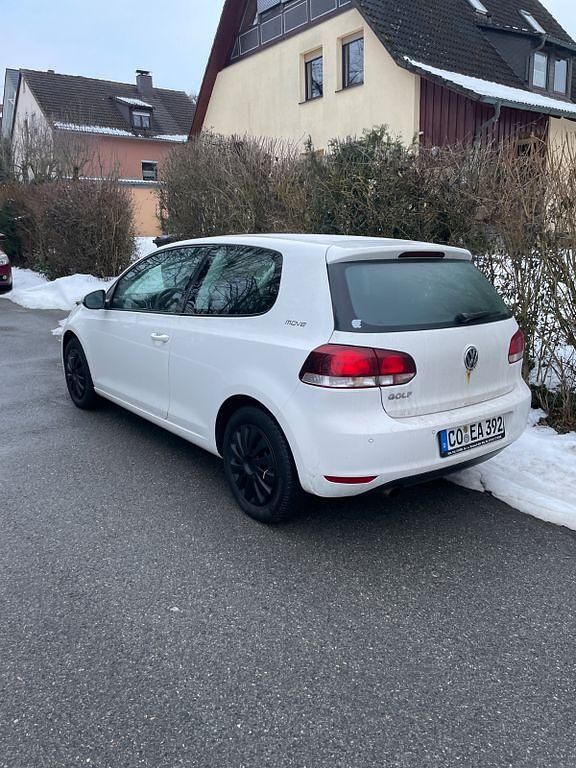 Gebraucht VW Golf VI 105 PS (77 kW) 2011 Weiß Kleinwagen