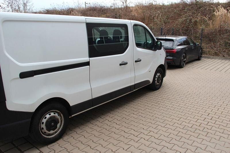 Gebraucht Opel Vivaro 125 PS (91 kW) 2018 Weiß Van / Kleinbus