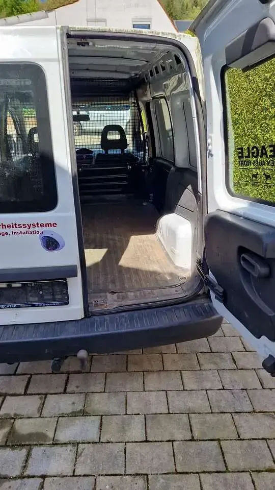 Second-hand Opel Combo 75 CP (55 kW) 2011 Alb Monovolum
