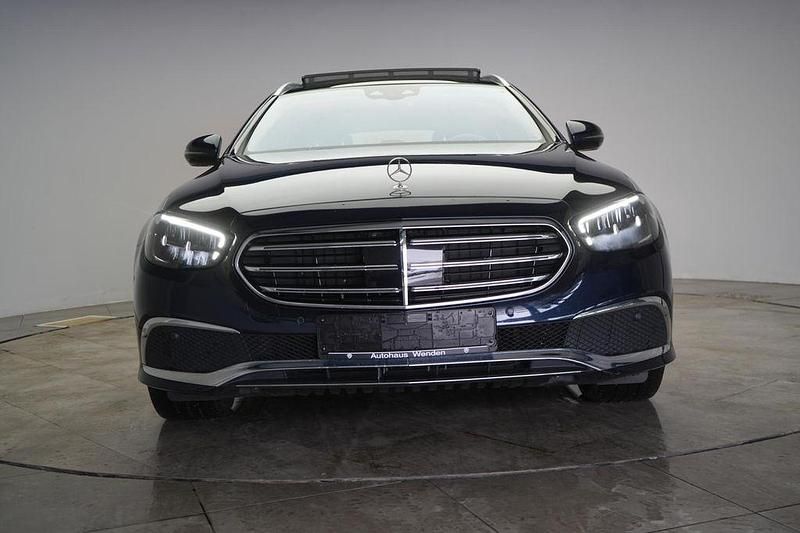 Gebraucht Mercedes E300 Exclusive 194 PS (142 kW) 2021 Blau Limousine