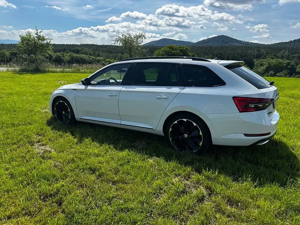 Gebraucht Skoda Superb SportLine 200 PS (147 kW) 2023 Weiß Limousine