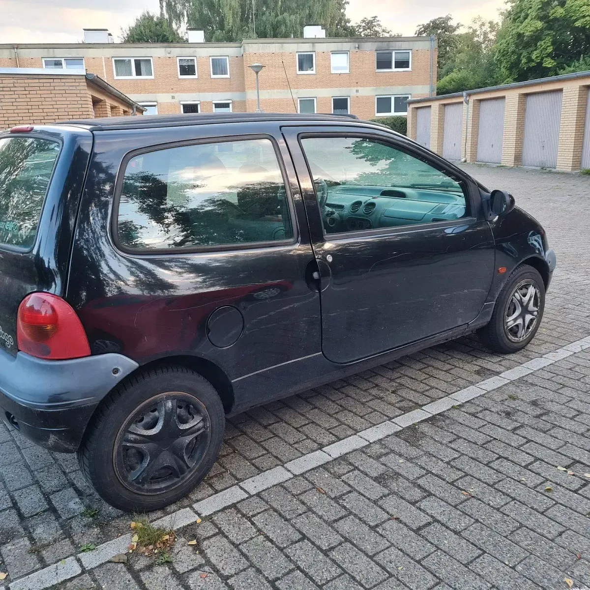 Używany Renault Twingo 58 KM (42 kW) 2002 Czarny Hatchback