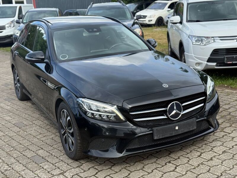 Schwarz Gebraucht 2018 Mercedes C220 Kombi | 16.399 € (Fairer Preis) - Bild 1/4
