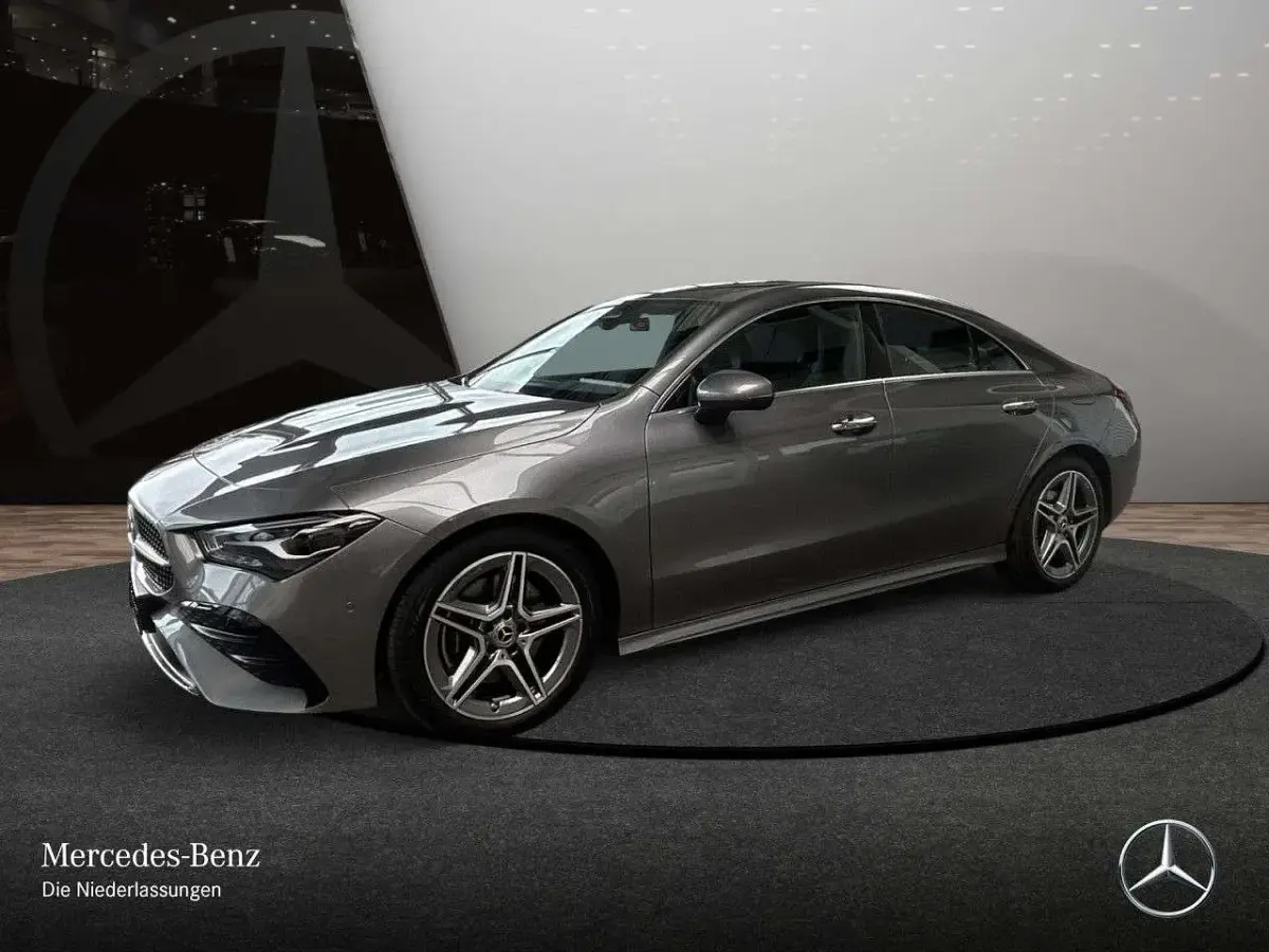 Gebraucht Mercedes CLA200 Premium 150 PS (110 kW) 2025 Grau Limousine