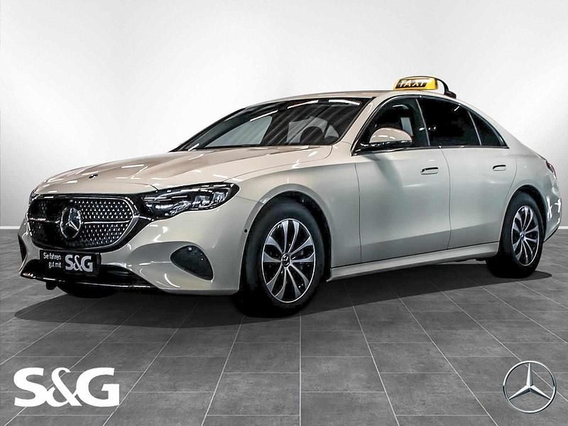 Unilack schwarz Gebraucht 2025 Mercedes E200 Avantgarde Limousine | 62.618 € - Bild 1/4