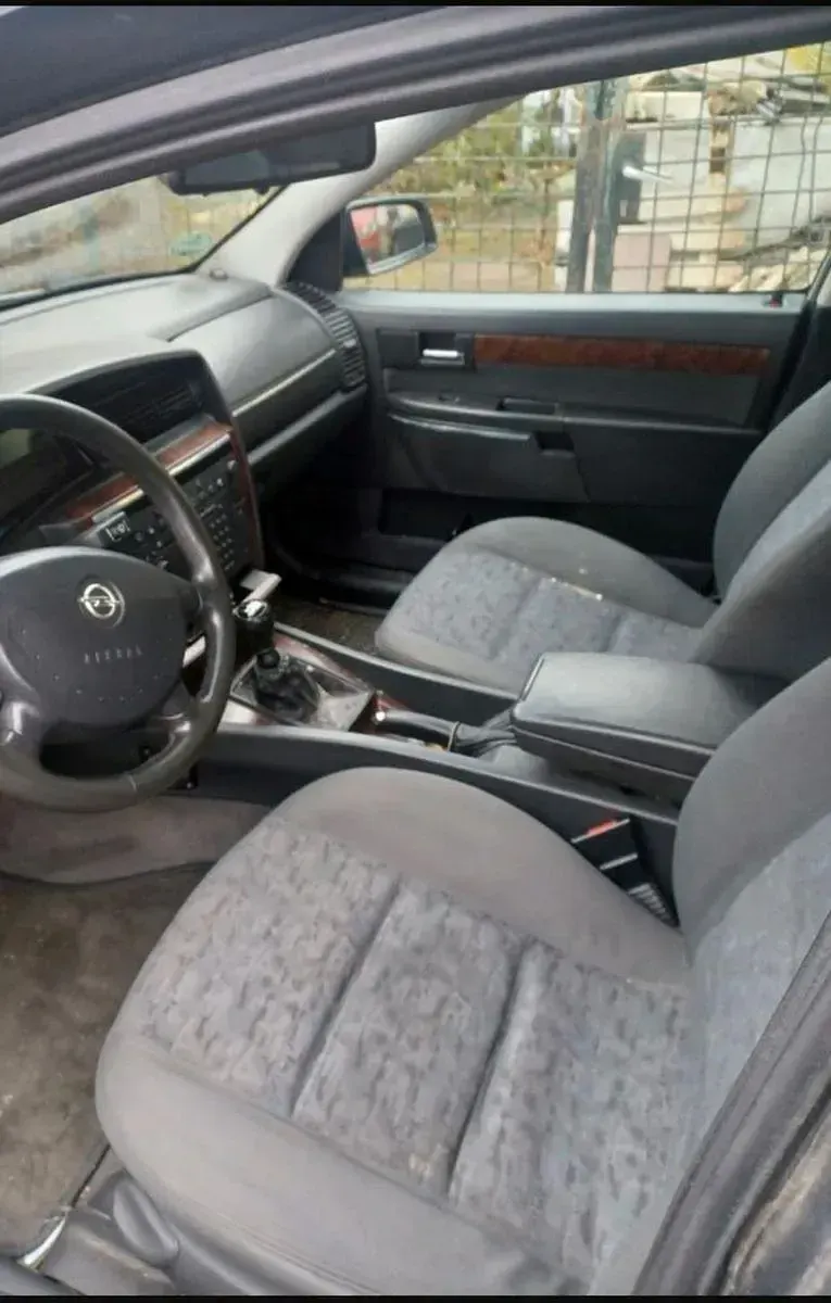 Używany Opel Omega 144 KM (105 kW) 2000 Srebrny Sedan/Limuzyna