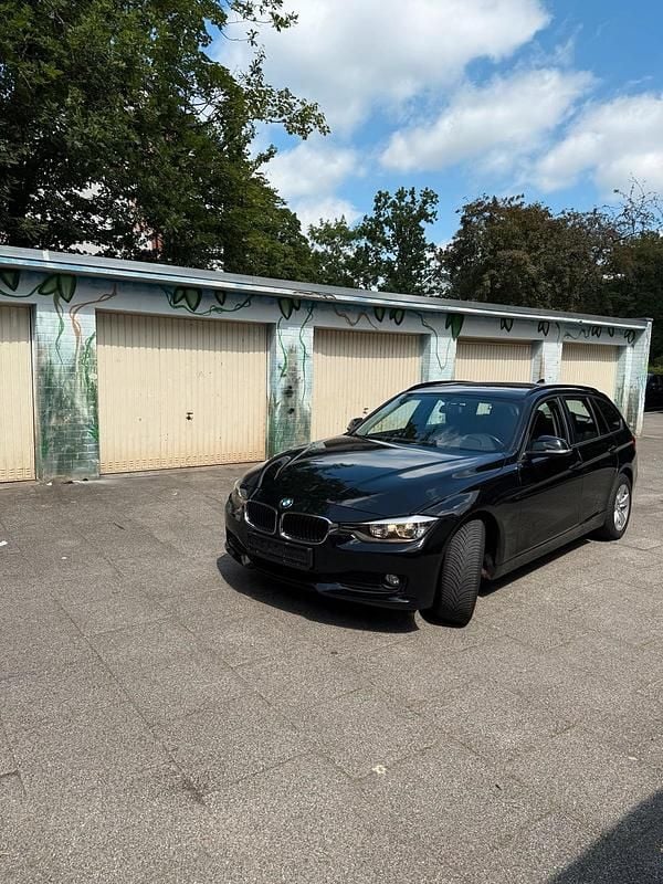 Schwarz Gebraucht 2013 BMW 316 Kombi | 6.500 € (Guter Preis) - Bild 1/4