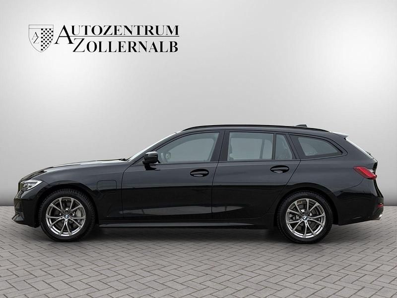 Gebraucht BMW 330e Advantage 184 PS (135 kW) 2020 Schwarz Kombi