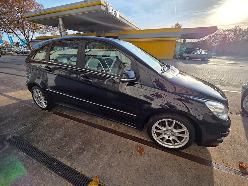 Schwarz Gebraucht 2010 Mercedes 170 Kleinwagen | 6.250 € (Guter Preis) - Bild 1/4