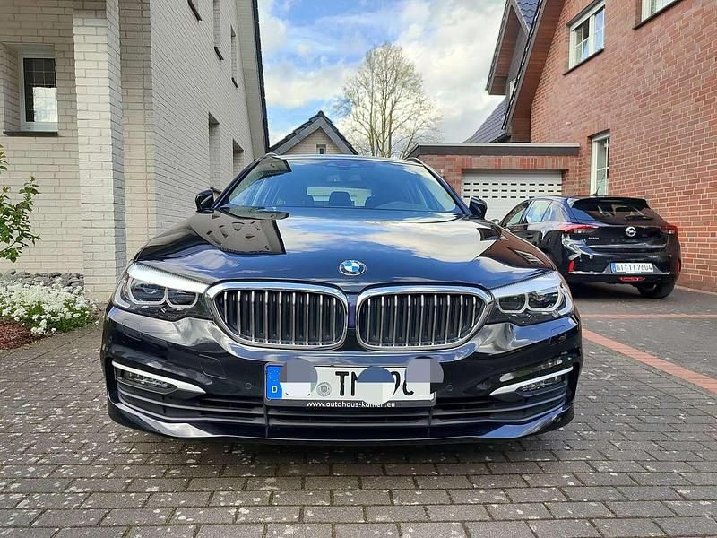 Gebraucht BMW 520 184 PS (135 kW) 2018 Schwarz Kombi