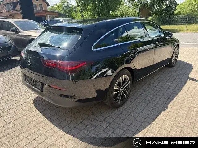 Gebraucht Mercedes CLA200 Shooting Brake 163 PS (119 kW) 2025 Unilack nachtschwarz Kombi