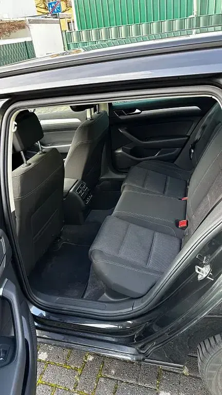 Second-hand VW Passat 150 CP (110 kW) 2018 Gri Break