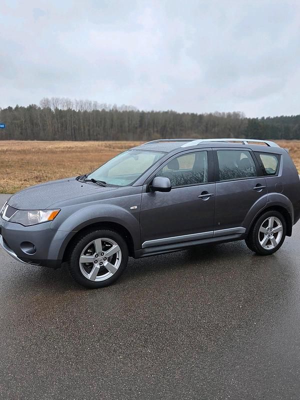 Gebraucht Mitsubishi Outlander 170 PS (125 kW) 2009 Grau SUV