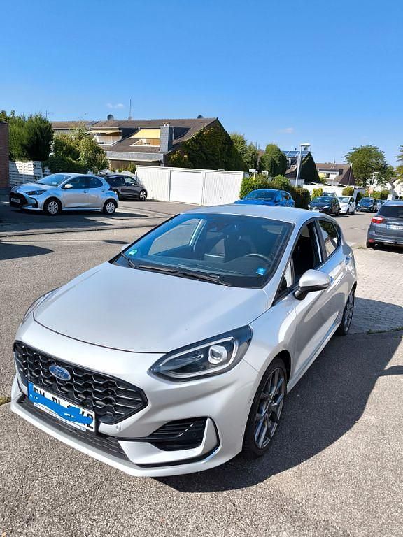 Silber Gebraucht 2022 Ford Fiesta S Kleinwagen | 15.400 € (Guter Preis) - Bild 1/4