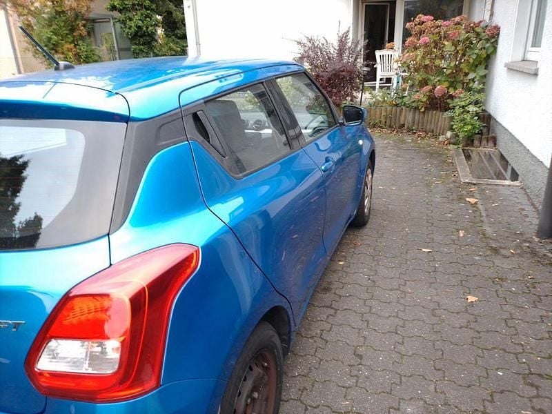 Gebraucht Suzuki Swift Basic 90 PS (66 kW) 2018 Blau Kleinwagen