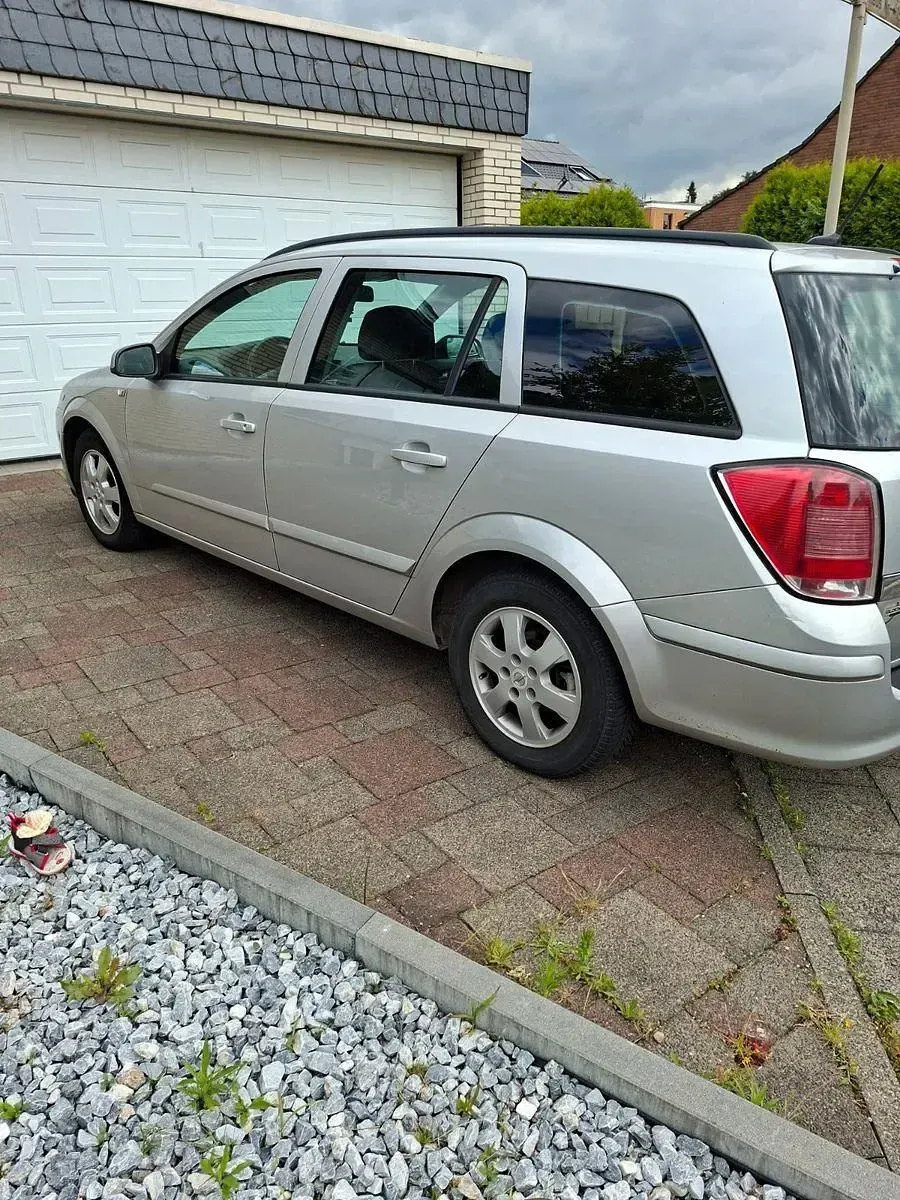 Gebraucht Opel Astra 125 PS (91 kW) 2005 Silber Kombi
