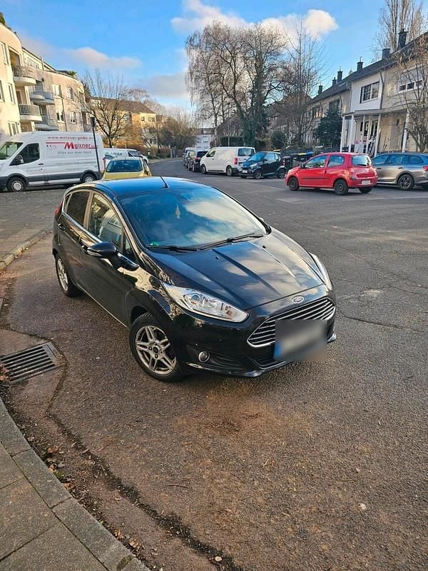 Gebraucht Ford Fiesta Titanium 101 PS (74 kW) 2014 Schwarz Kleinwagen
