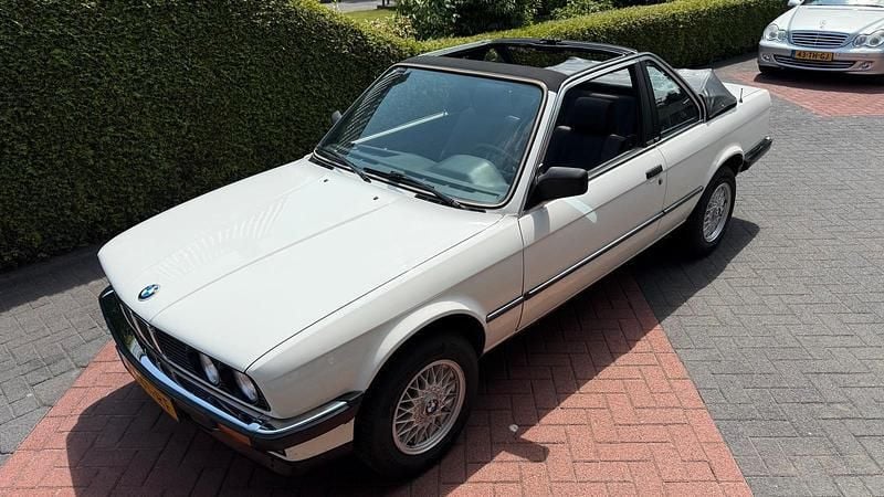 Weiß Gebraucht 1986 BMW 316 Cabrio | 9.995 € - Bild 1/4
