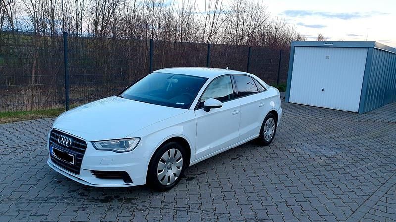 Gebraucht Audi A3 110 PS (80 kW) 2015 Weiß Limousine