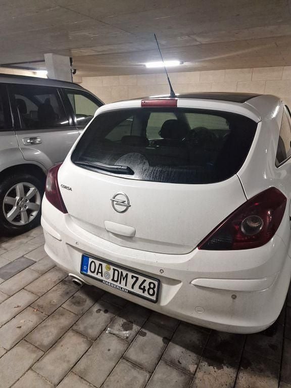 Gebraucht Opel Corsa Color Edition 101 PS (74 kW) 2011 Weiß Kleinwagen