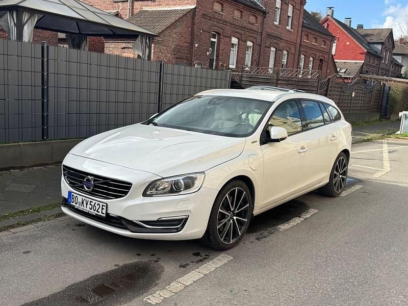 Gebraucht Volvo V60 Summum 280 PS (205 kW) 2015 Weiß Kombi