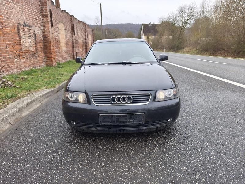 Gebraucht Audi A3 90 PS (66 kW) 1998 Schwarz Kleinwagen