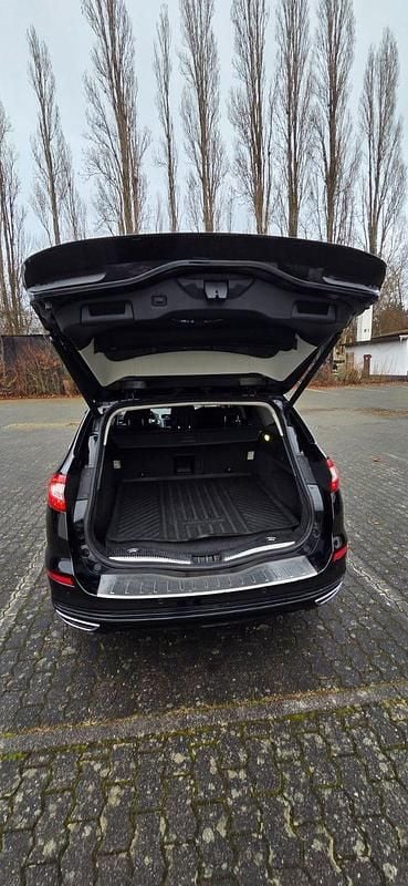 Gebraucht Ford Mondeo Titanium 179 PS (131 kW) 2016 Schwarz Kombi