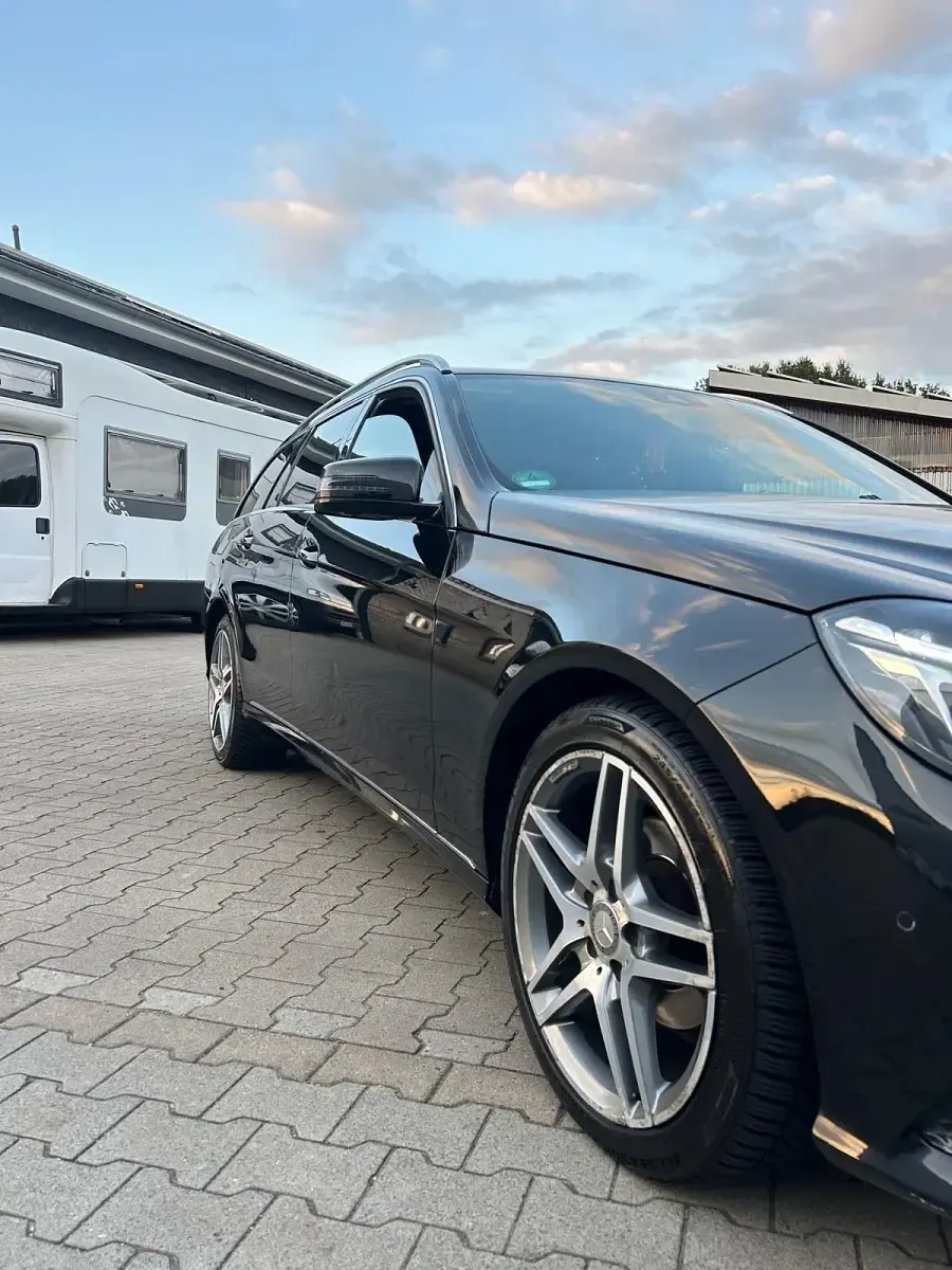 Second-hand Mercedes E220 AMG 170 CP (125 kW) 2013 Negru Break