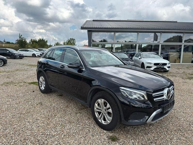 Gebraucht Mercedes GLC350 258 PS (189 kW) 2018 Schwarz Limousine