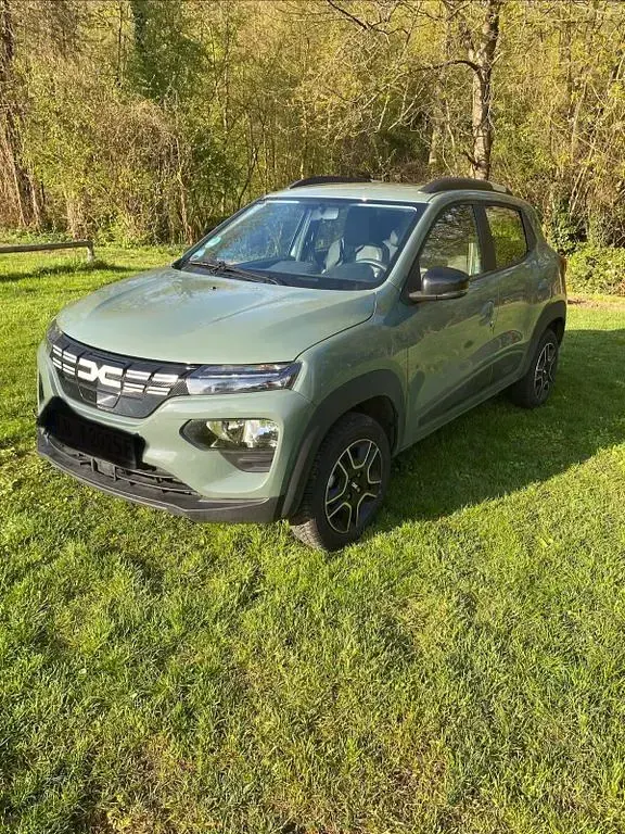 Gebraucht Dacia Spring Essentiel 33 kW (45 PS) 2023 Grün Kleinwagen
