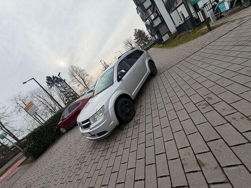 Silber Gebraucht 2008 Dodge Journey SE SUV | 2.800 € (Teuer) - Bild 1/4