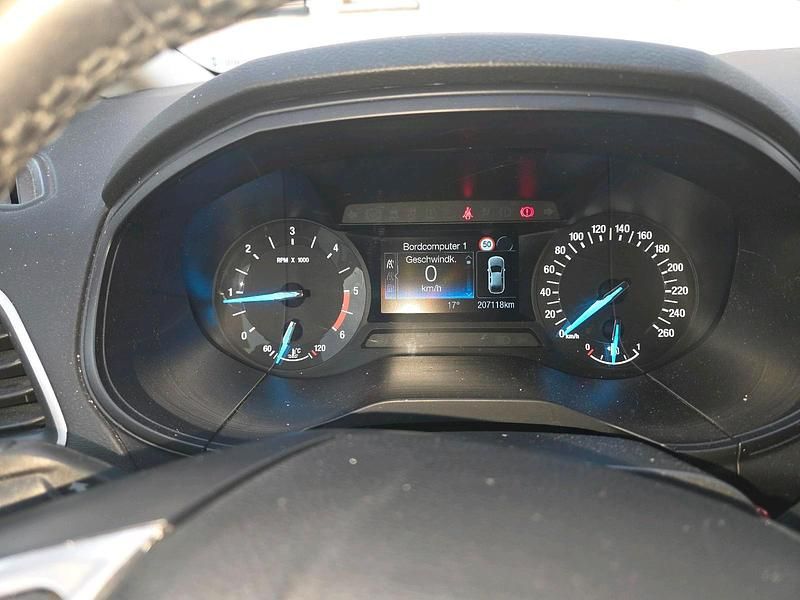 Gebraucht Ford S-MAX 150 PS (110 kW) 2019 Silber Van / Kleinbus